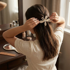 Irri Rhinestone Flower Hair Clip